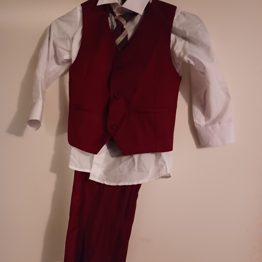 Boys suit size 7